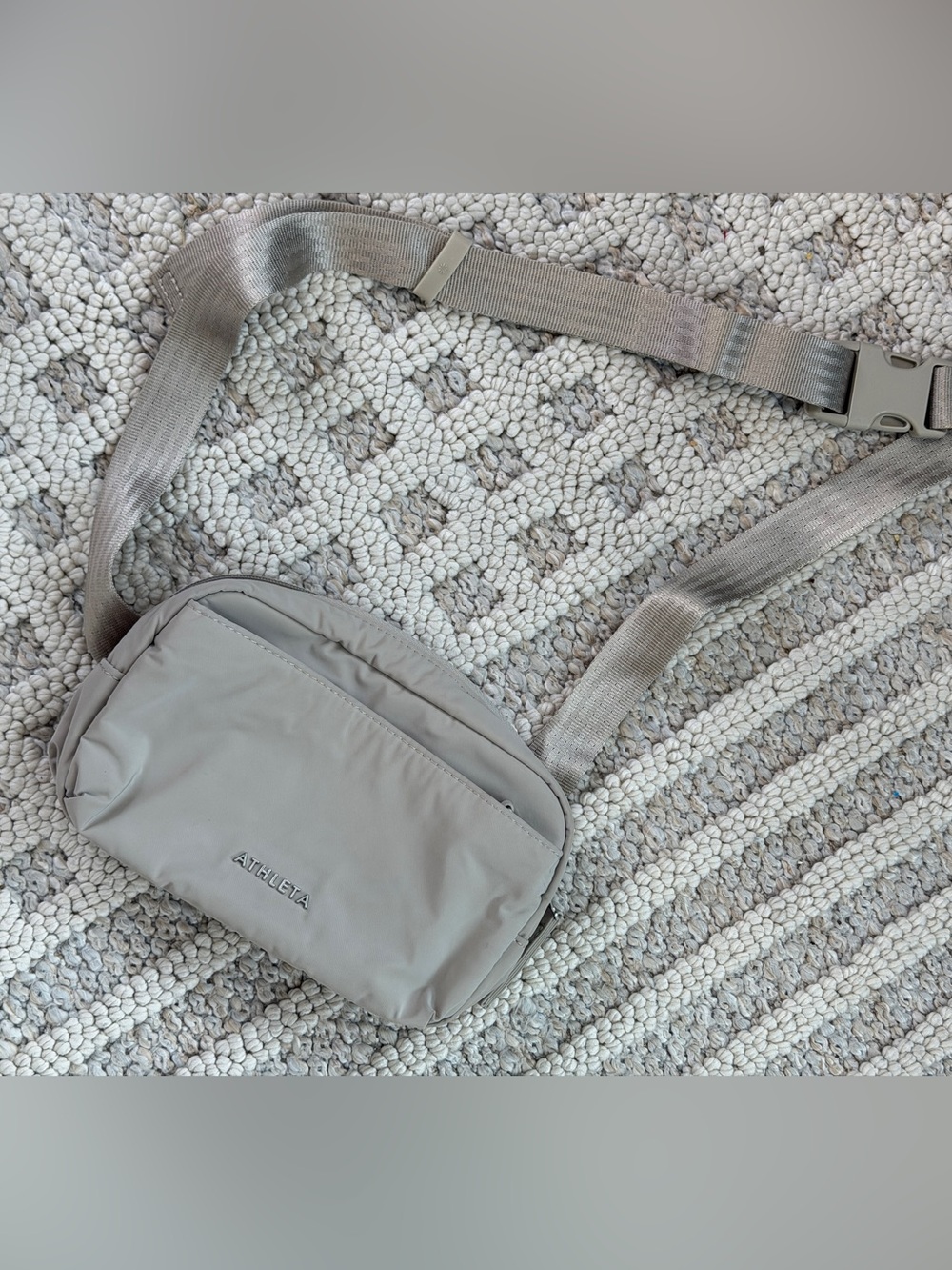 Athleta Cream Crossbody Belt Bag with Tan Strap